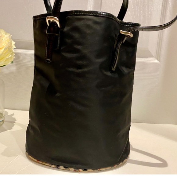 BURBERRY BUCKET BAG - Picture 3 of 8